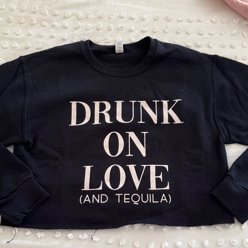 Black Graphic crew neck cropped Sweatshirt